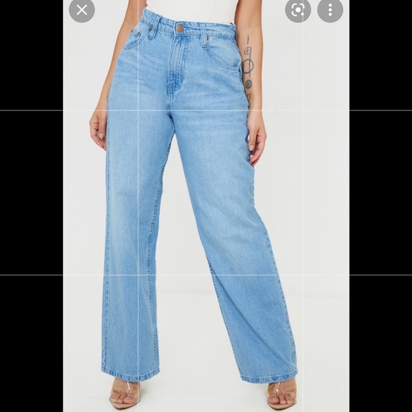 Light wash wide leg jean - petite (model is 5 ft 3”) - Picture 4 of 5